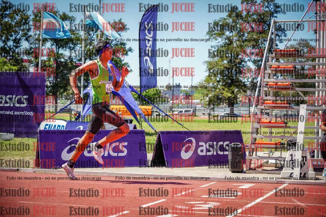 Fotos de los 800 m llanos de varones