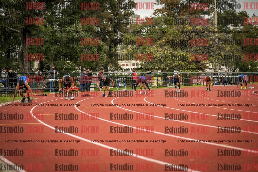 Fotos de los 200 m llanos de varones