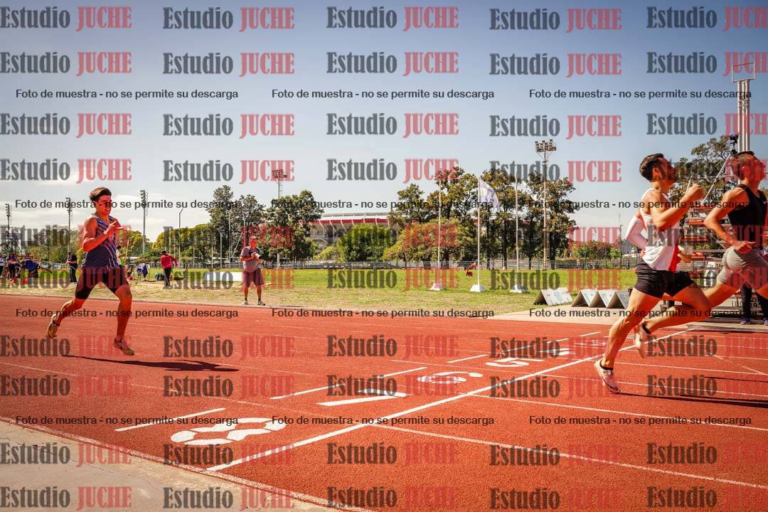 Fotos de los 400 m llanos de varones