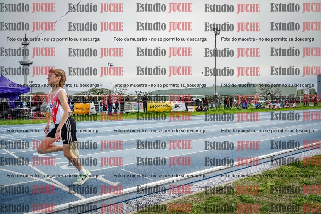 Fotos de los 800 m llanos de varones - U14