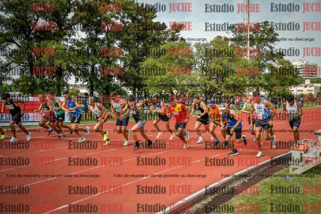 Fotos de los 3000 m llanos de varones