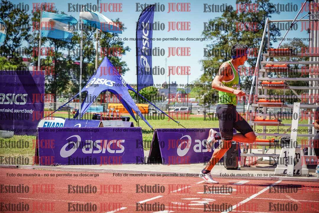 Fotos de los 800 m llanos de varones