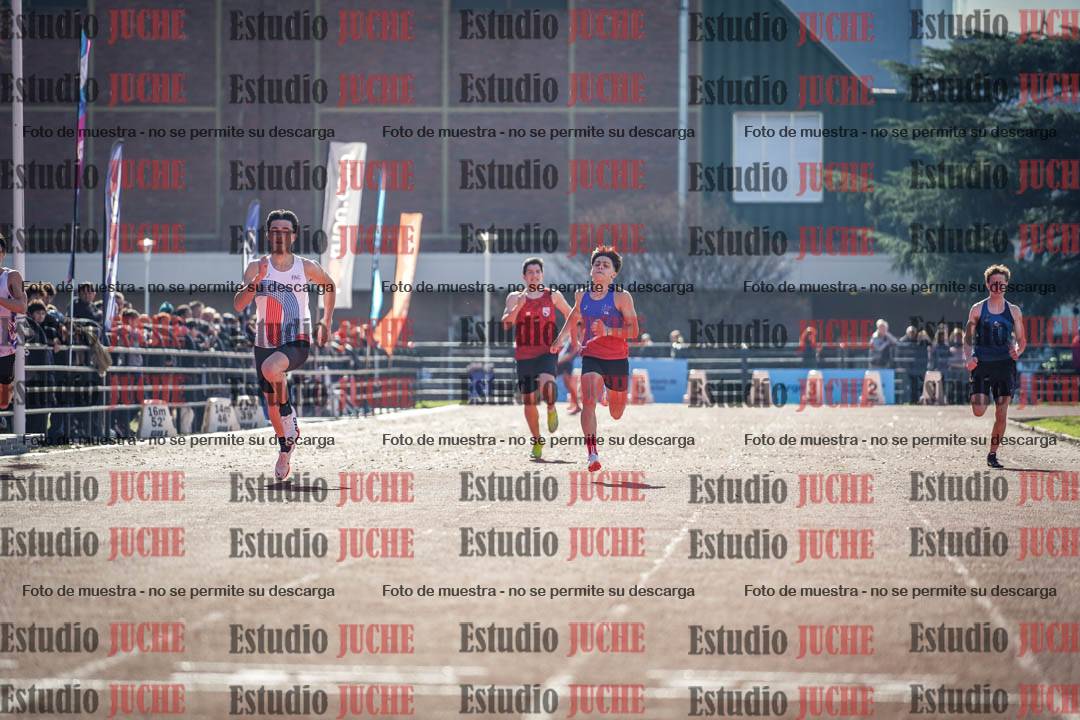 Fotos de los 200 m llanos de varones