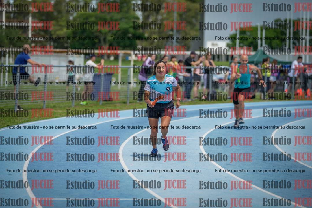 Fotos de la largada de los relevos 20' para running teams - serie 1