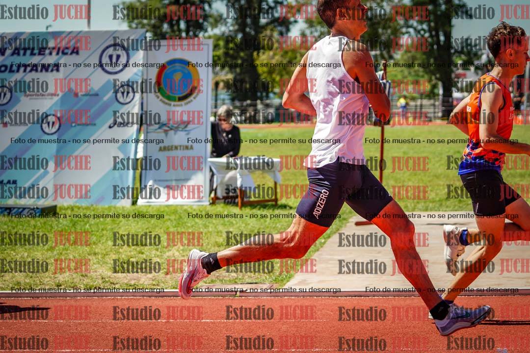 Fotos de los 800 m llanos de varones