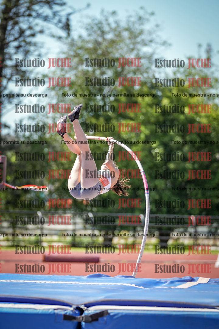 Fotos del salto con garrocha de mujeres