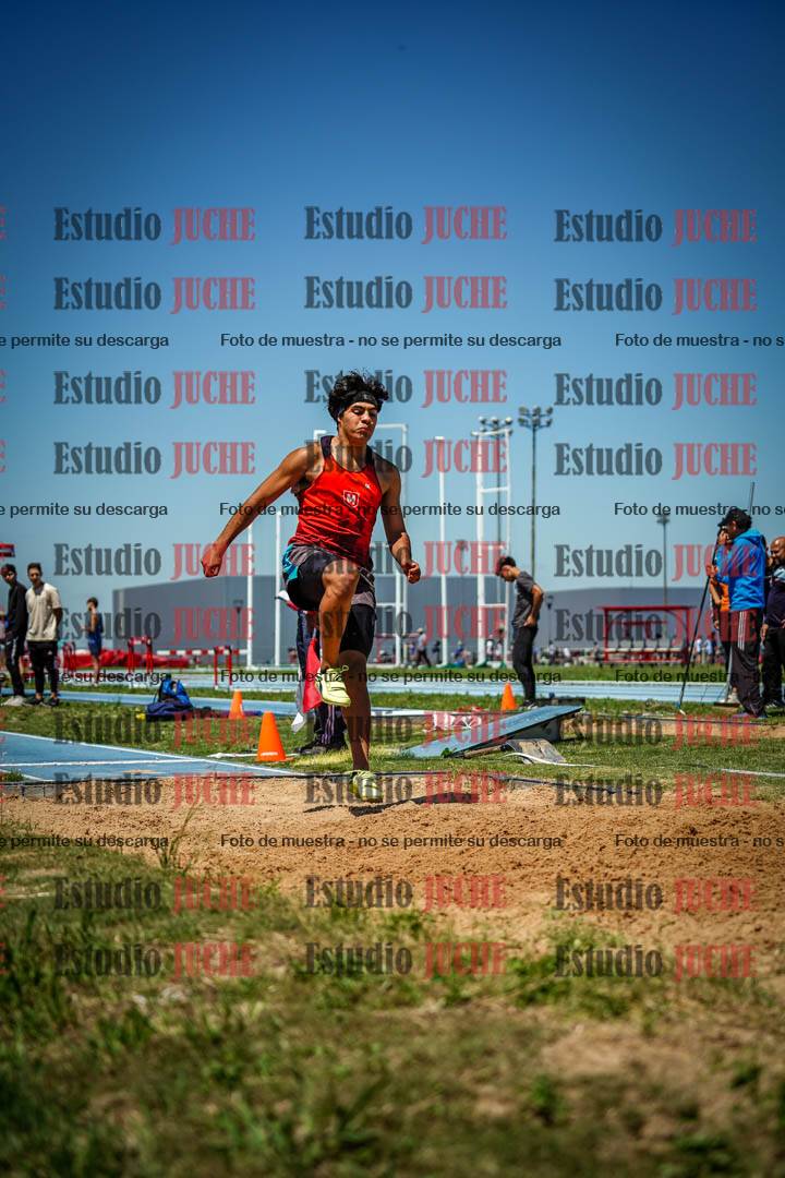 Fotos del salto en largo de varones - invitados