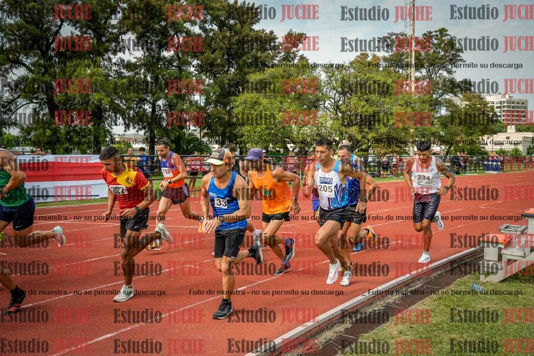 Fotos de los 3000 m llanos de varones