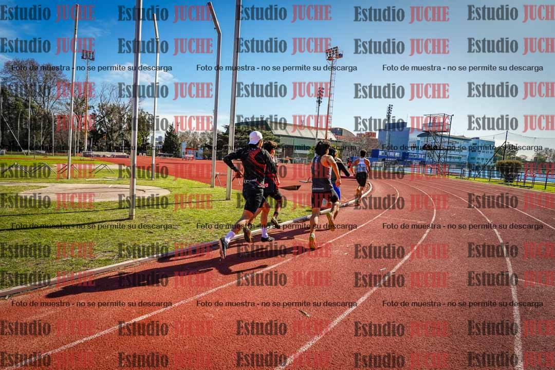 Fotos de los 800 m llanos de varones