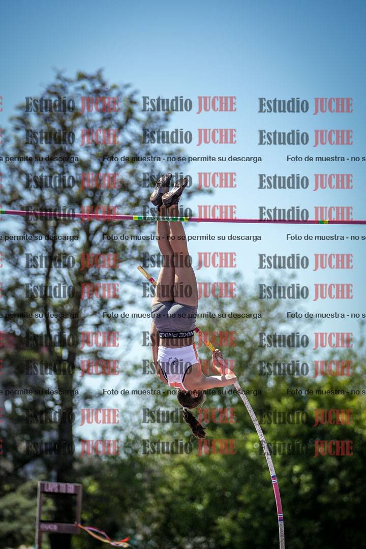 Fotos del salto con garrocha de mujeres