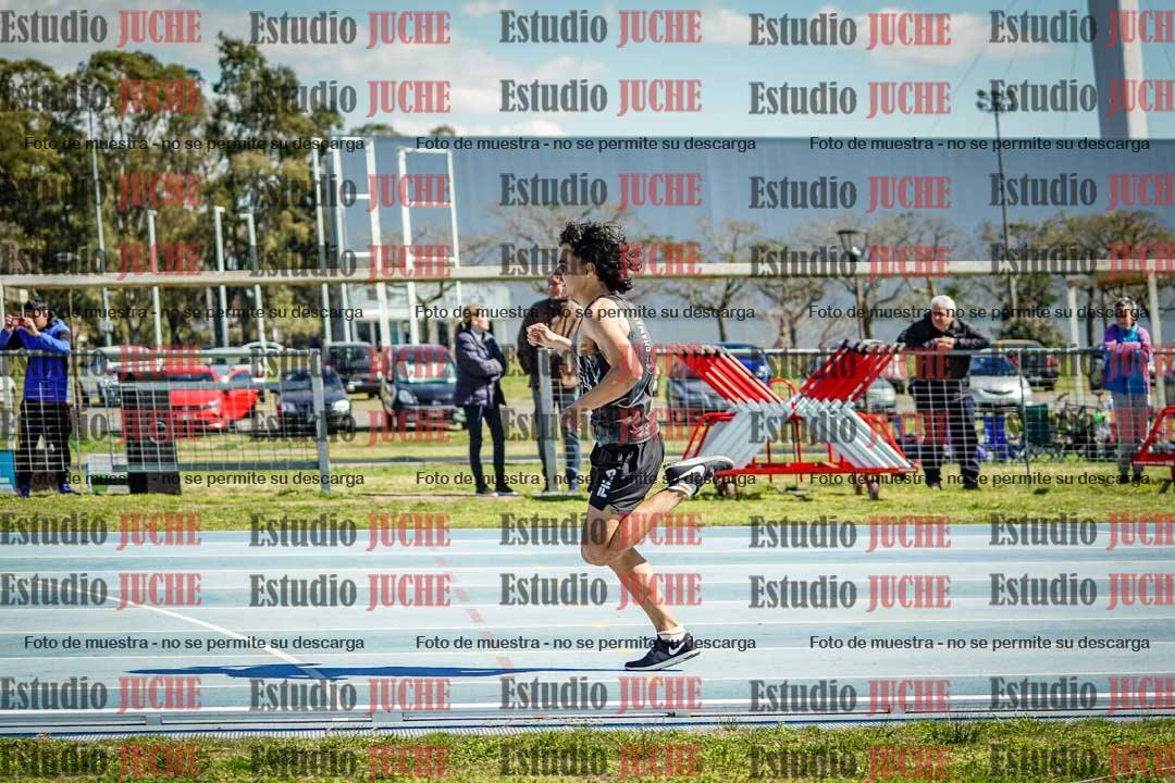 Fotos de los 800 m llanos de varones