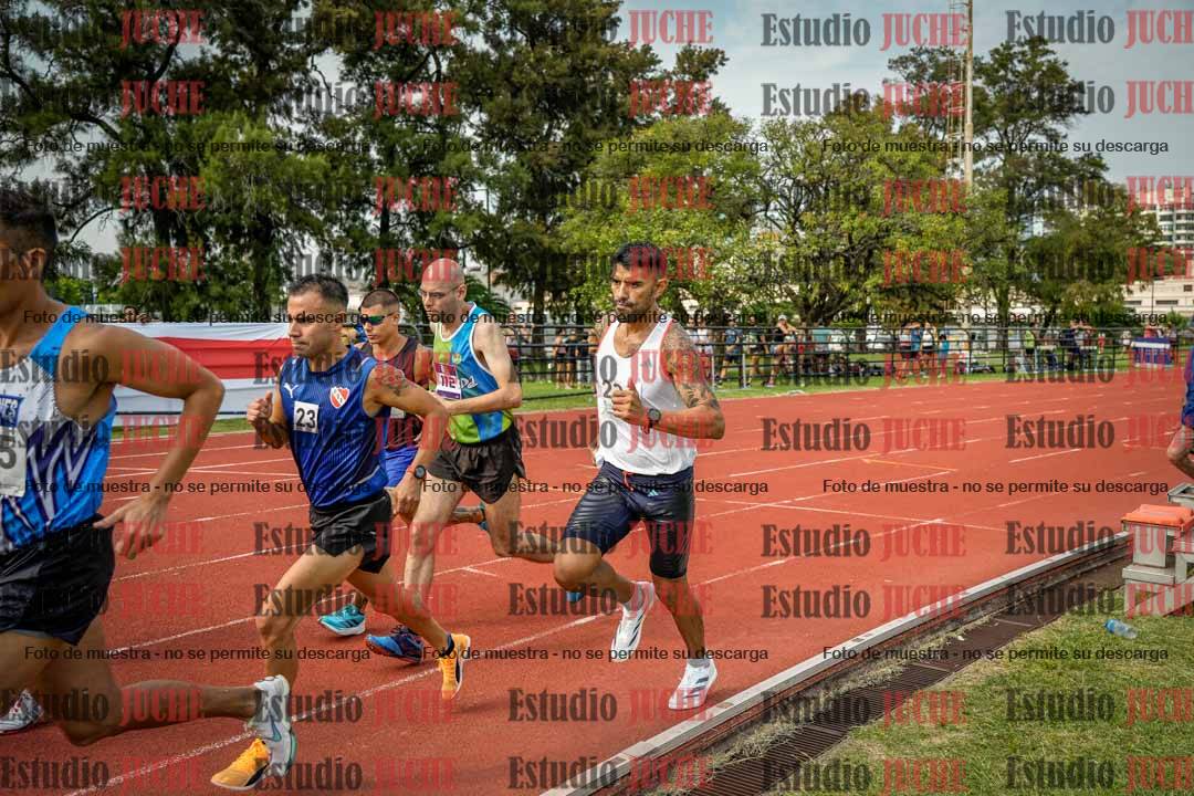 Fotos de los 3000 m llanos de varones