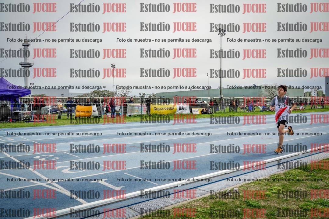 Fotos de los 800 m llanos de varones - U14