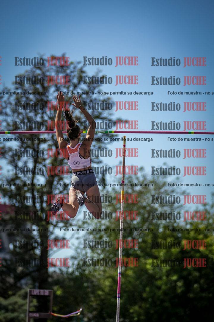 Fotos del salto con garrocha de mujeres