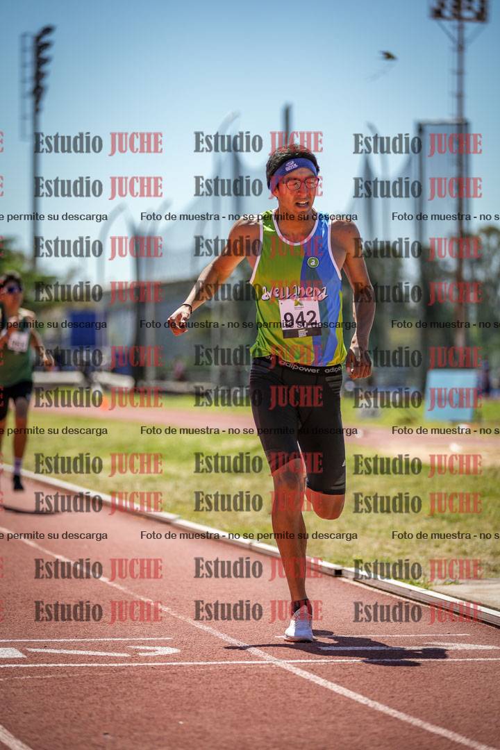 Fotos de los 800 m llanos de varones