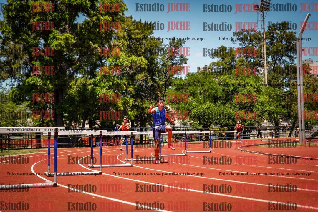 Fotos de los 400 m con vallas de varones