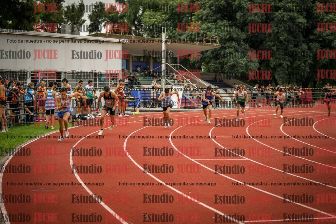 Fotos de los 800 m llanos de varones