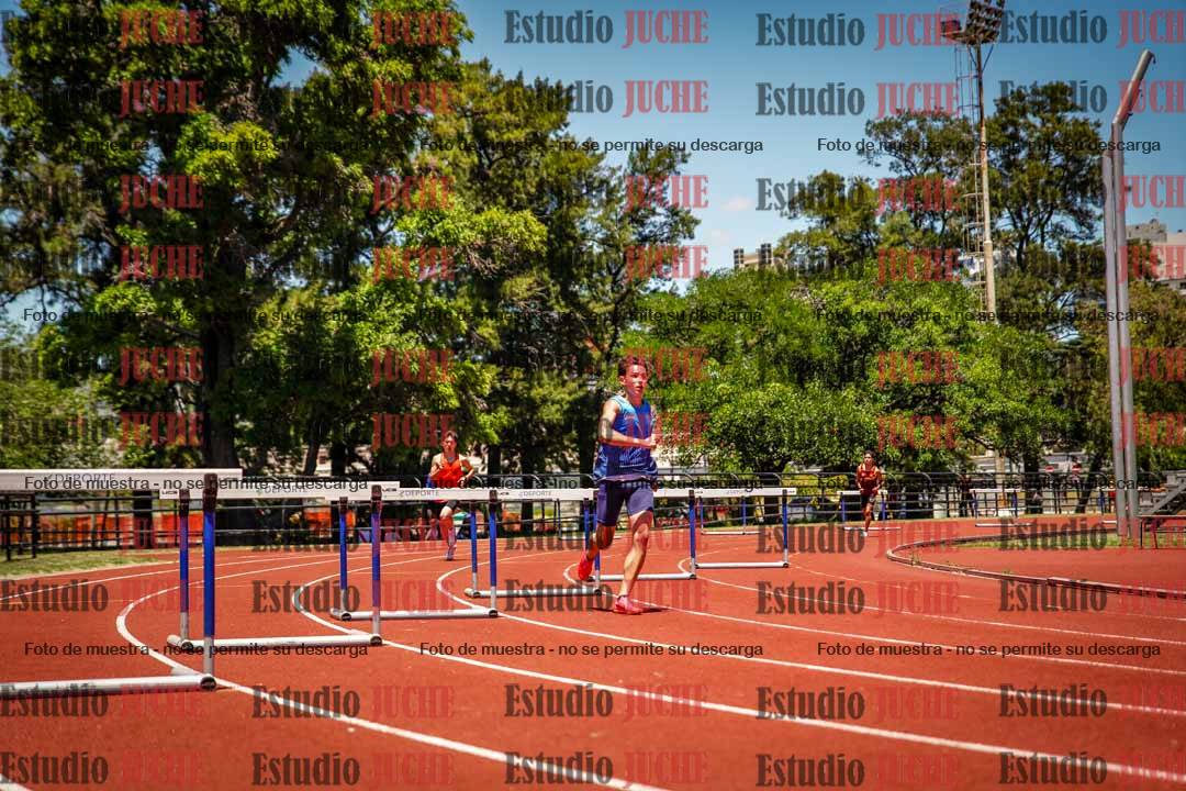 Fotos de los 400 m con vallas de varones