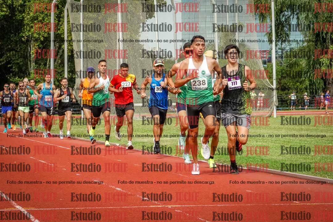 Fotos de los 3000 m llanos de varones