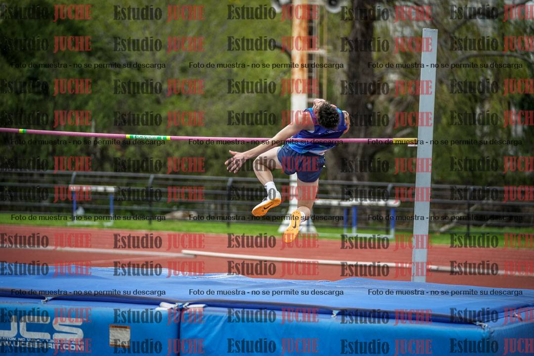 Fotos del salto en alto de mujeres y varones - todos los grupos