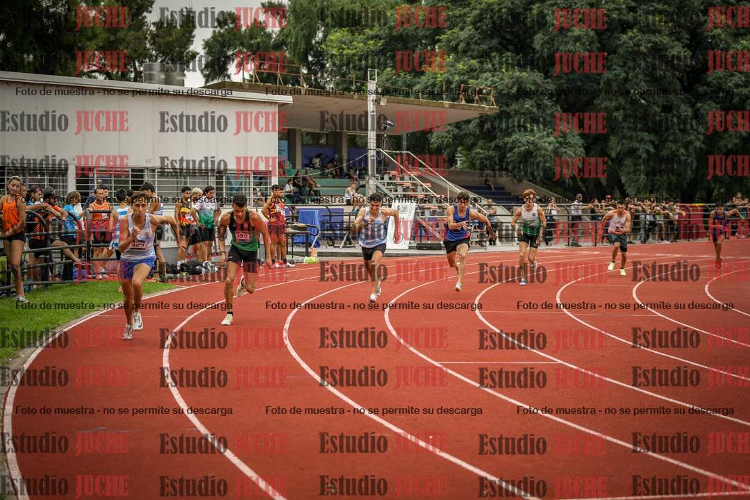 Fotos de los 800 m llanos de varones