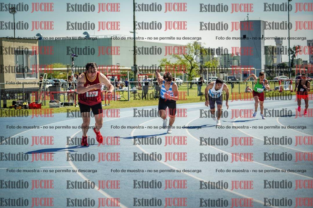 Fotos de los 800 m llanos de varones