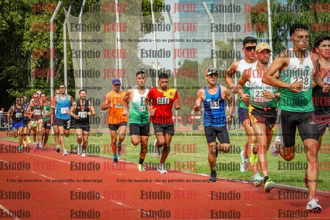 Fotos de los 3000 m llanos de varones