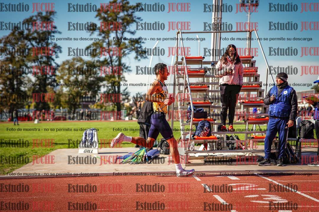 Fotos de los 800 m llanos de varones