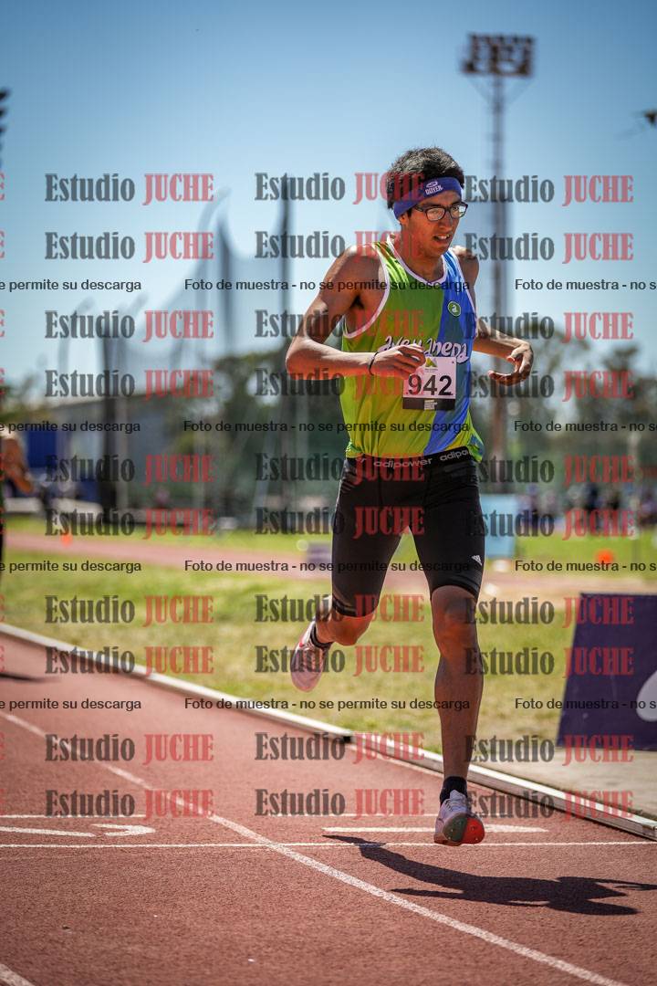 Fotos de los 800 m llanos de varones