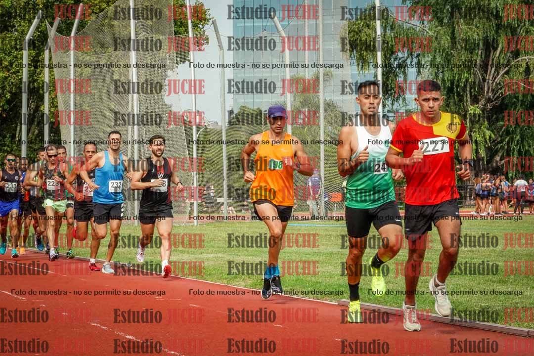 Fotos de los 3000 m llanos de varones