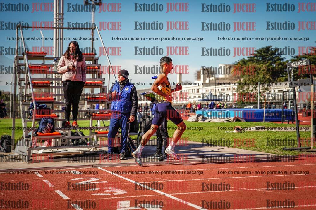 Fotos de los 800 m llanos de varones