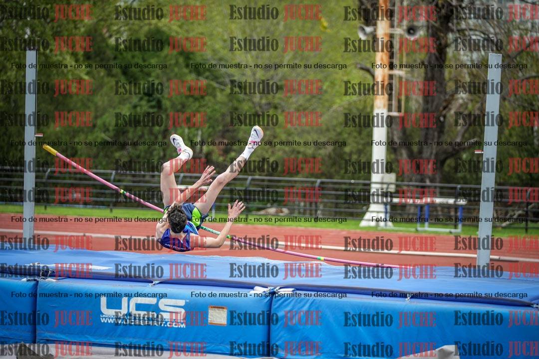 Fotos del salto en alto de mujeres y varones - todos los grupos