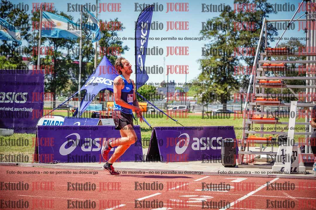 Fotos de los 800 m llanos de varones