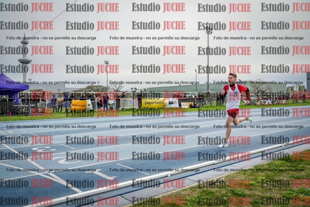Fotos de los 800 m llanos de varones - U14