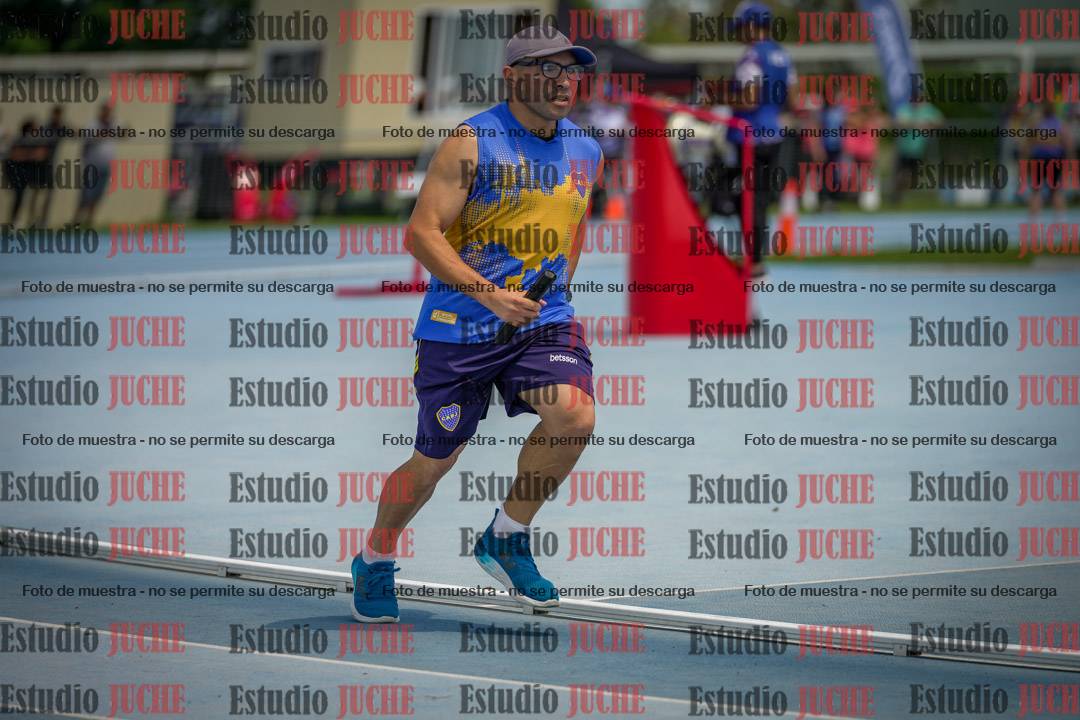 Fotos de la largada de los relevos 20' para running teams - serie 1