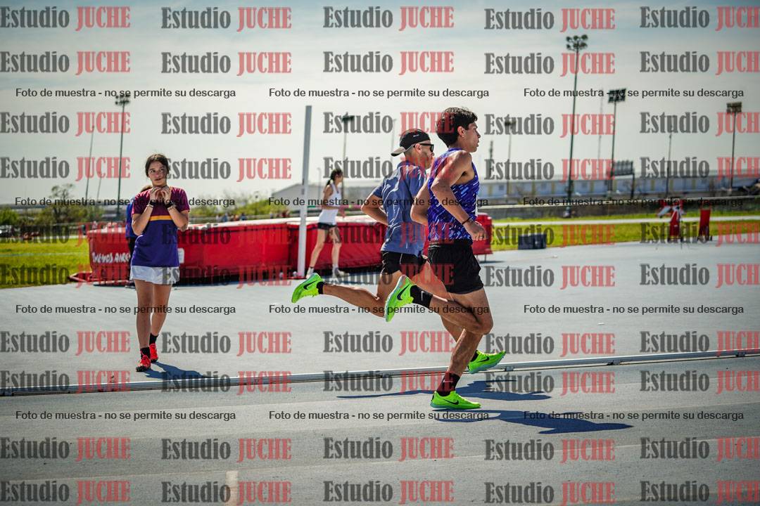 Fotos de los 800 m llanos de varones