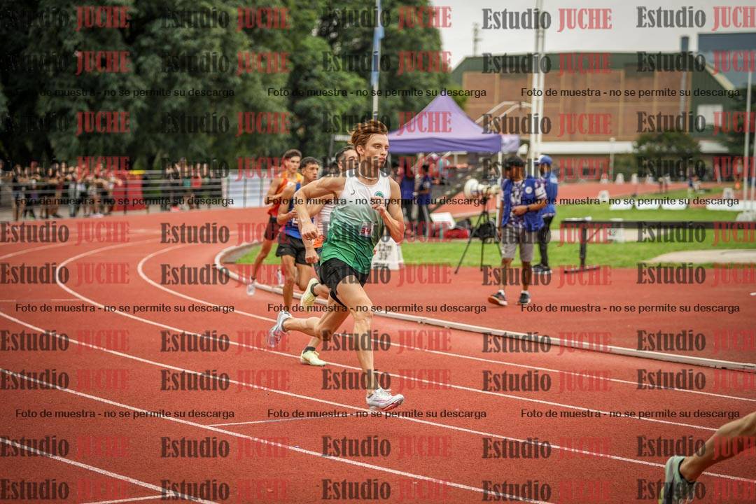 Fotos de los 800 m llanos de varones
