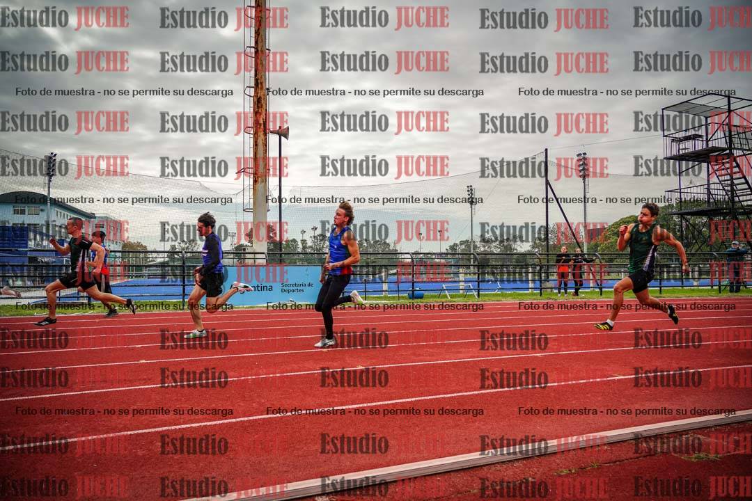 Fotos de los 200 m llanos de varones