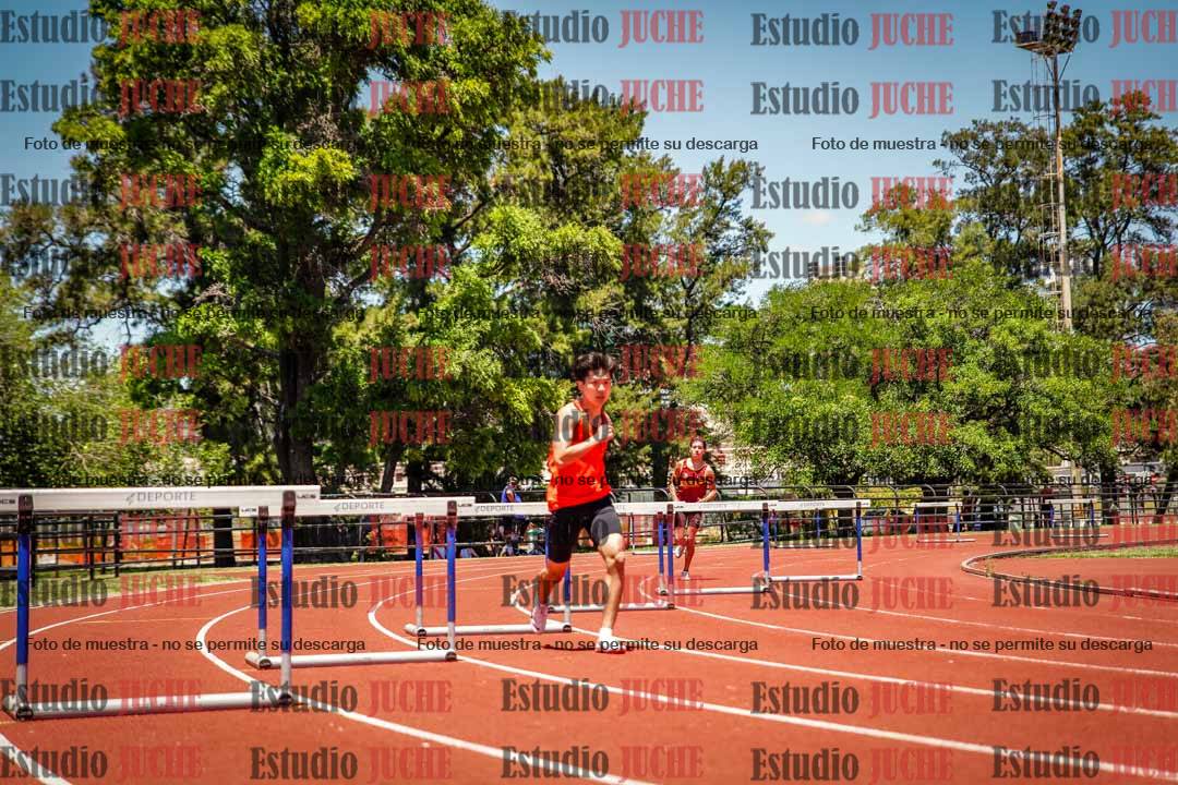 Fotos de los 400 m con vallas de varones