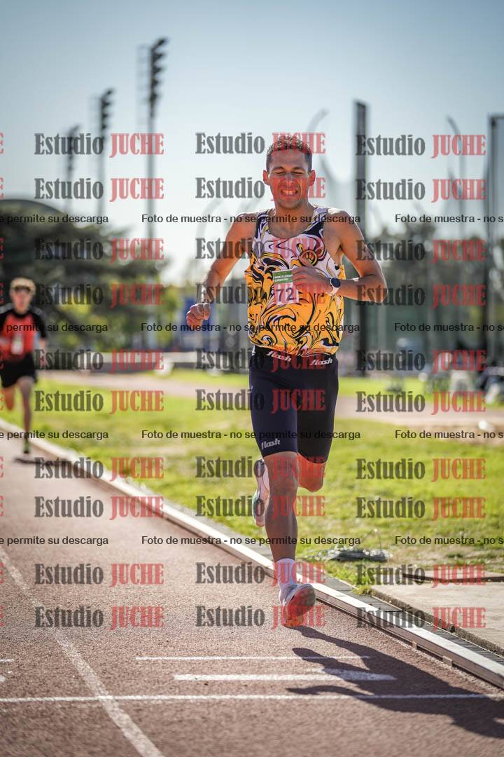 Fotos de los 800 m llanos de varones