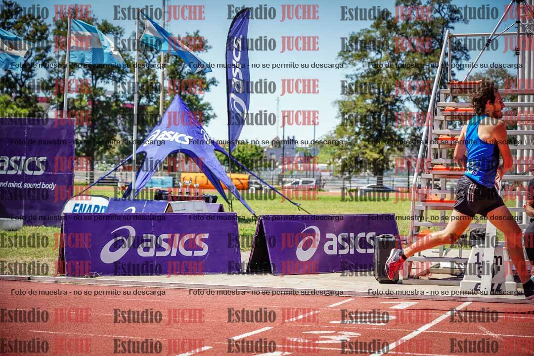 Fotos de los 800 m llanos de varones