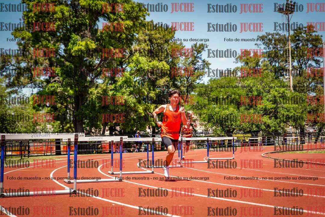 Fotos de los 400 m con vallas de varones
