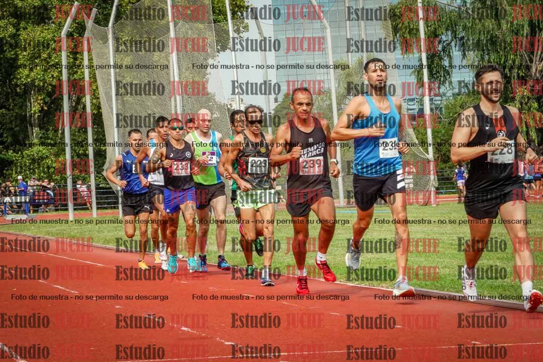 Fotos de los 3000 m llanos de varones