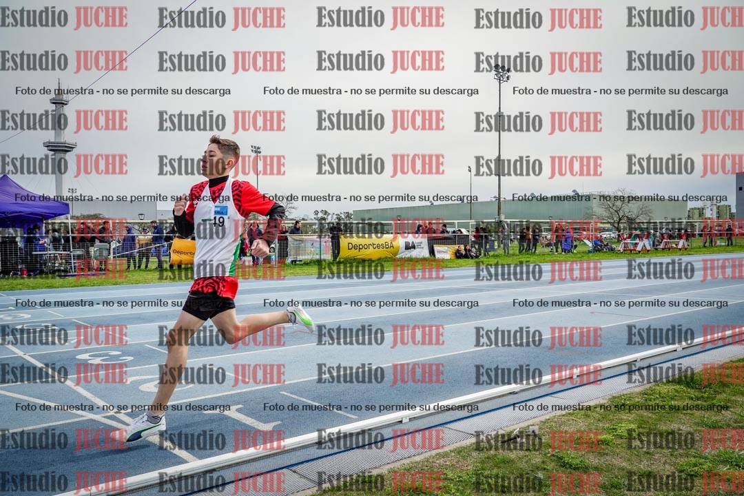 Fotos de los 800 m llanos de varones - U14