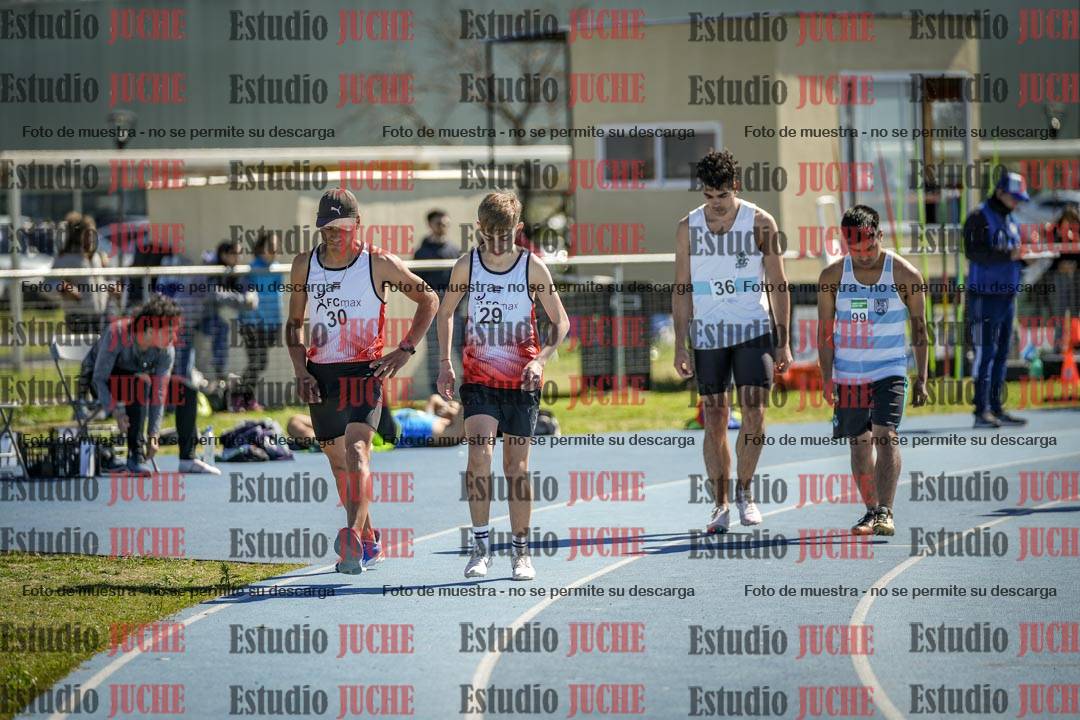 Fotos de los 800 m llanos de varones