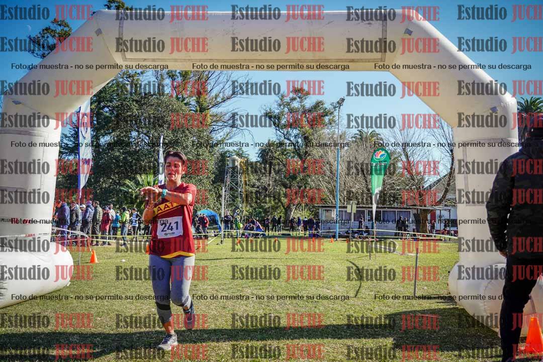 Fotos de la llegada del cross de 6000 m