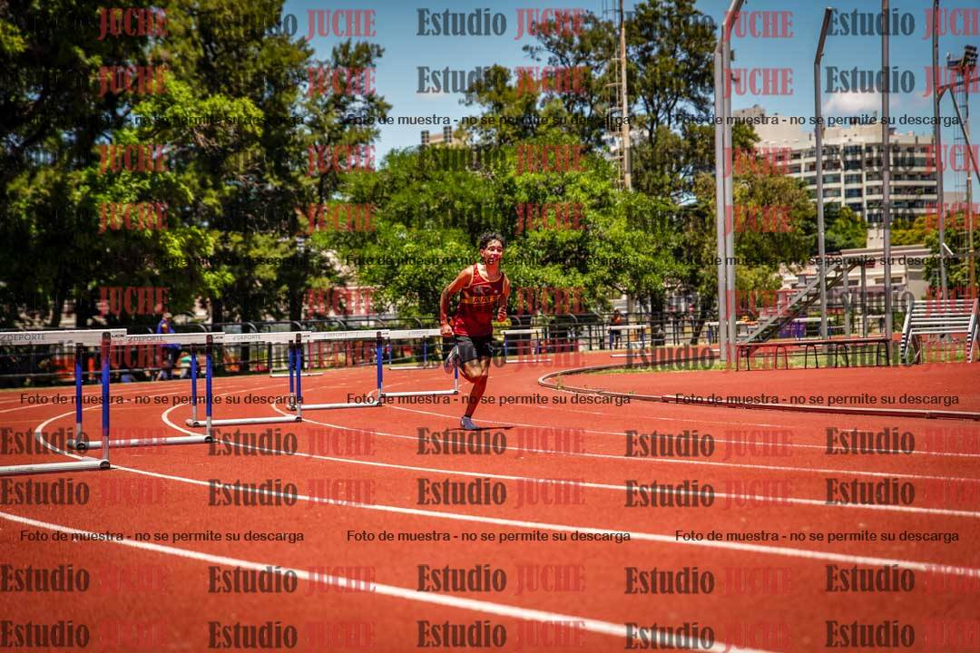 Fotos de los 400 m con vallas de varones