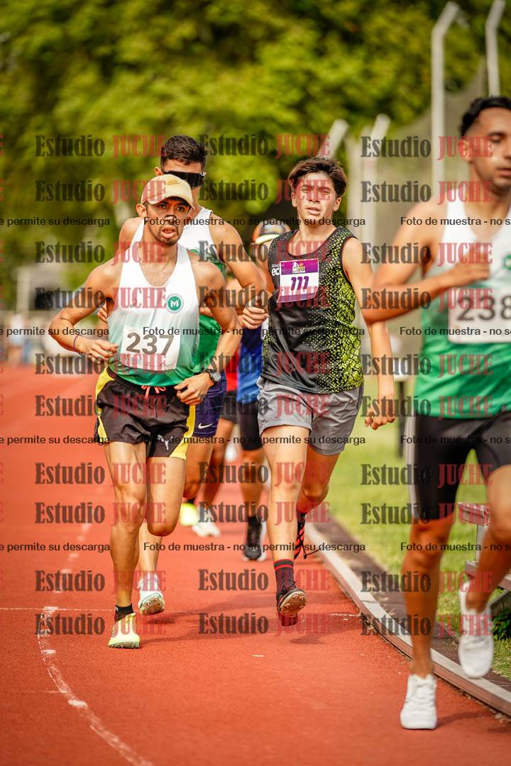 Fotos de los 3000 m llanos de varones