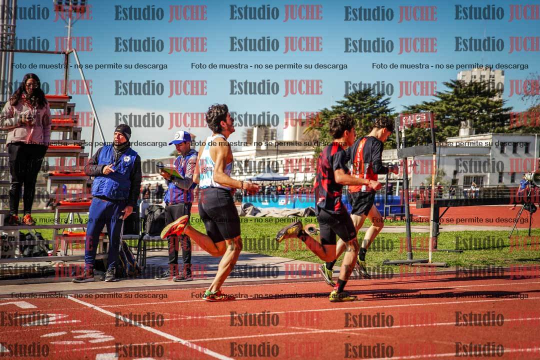 Fotos de los 800 m llanos de varones