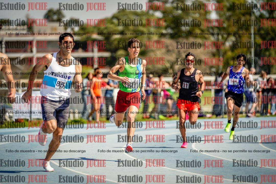 Fotos de los 800 m llanos de varones
